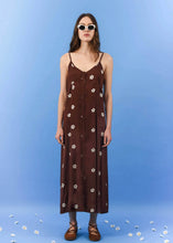 Load image into Gallery viewer, DAISY DRESS BROWN ARPYES
