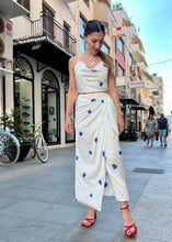 Load image into Gallery viewer, PRINTED TOP (Floral Blue) MILKWHITE
